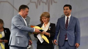 Шымкентте медицина қызметкерлеріне құрмет көрсетілді