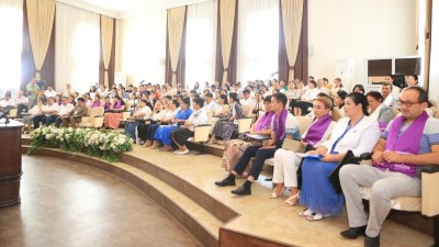 Ел ертеңі  интеллектуалды ұрпақ қолында