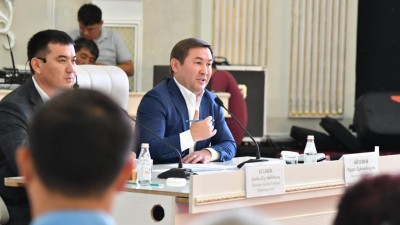 М.Әйтенов Еңбекші ауданы тұрғындарымен есепті кездесу өткізді