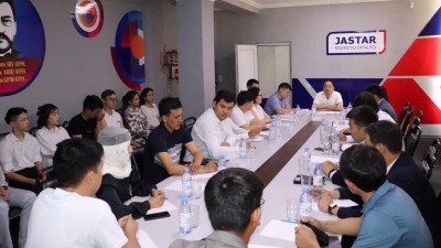 Кезекті кеңес Әл-Фараби ауданының жастарымен өтті