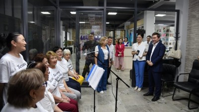 Белсенді өмір сүру орталығында жалғызілікті қариялар күні бойы қызмет алады