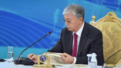 Президент қандай заңдарға қол қойды?