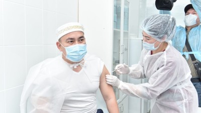 Дін қызметкерлері ревакцинация жасады