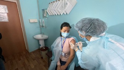 Шеткі шағынаудандарда вакциналау ісі қарқын алды