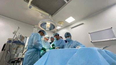 Шымкентте баланың қалқанша безіне бірегей ота жасалды