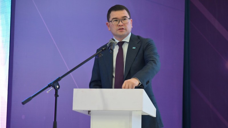 ТУРИЗМ ЖӘНЕ СПОРТ МИНИСТРІНІҢ ОРЫНБАСАРЫ ҚАЛА ТҰРҒЫНДАРЫМЕН КЕЗДЕСТІ