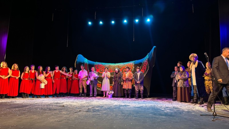 Хадиша Бөкеева театры Шымкентте гастрольдік маусымын ашты