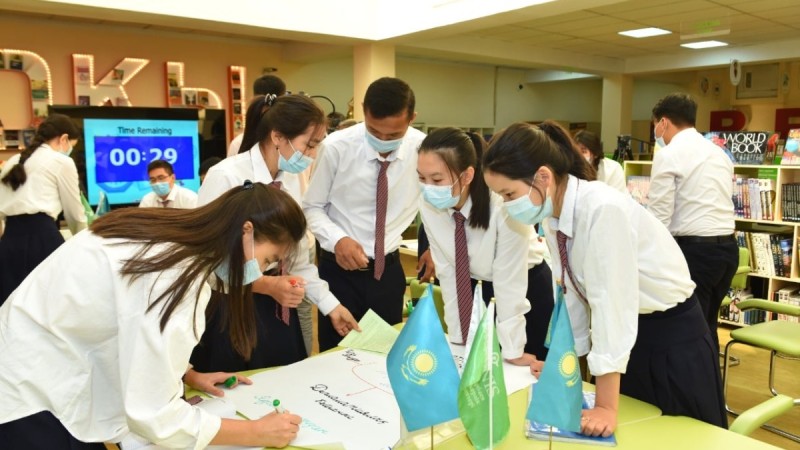 Зияткер оқушылар тәуелсіздік жетістіктерін шетелдіктерге паш етпек