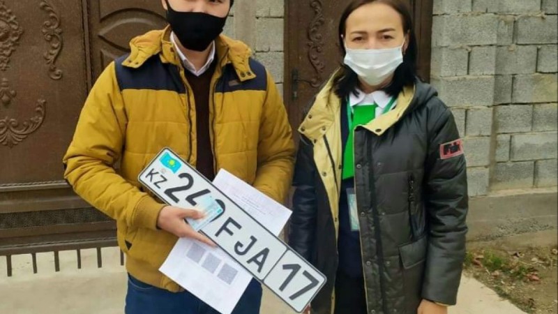 ​Курьерлер көлік нөмері мен техқұжатты үйіңізге жеткізіп береді