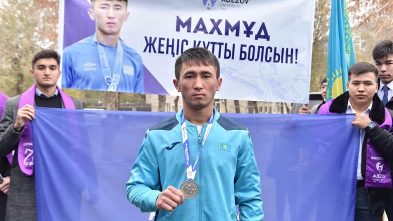 Шымкенттіктер әлем чемпионатының күміс жүлдегерін қарсы алды