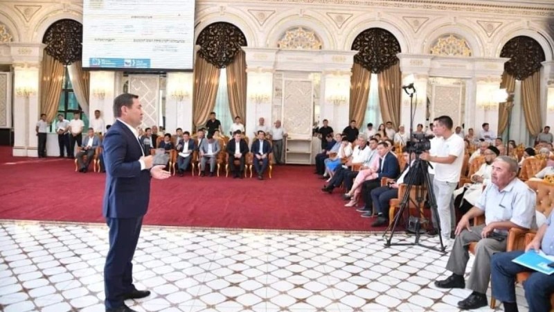 Қала әкімі Қаратау ауданы тұрғындарының мәселелерін тыңдады