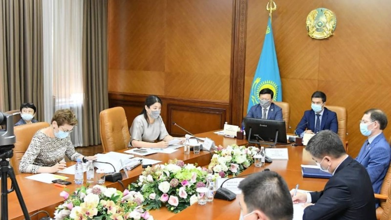 Министр эпидахуал бойынша штаб отырысын өткізді