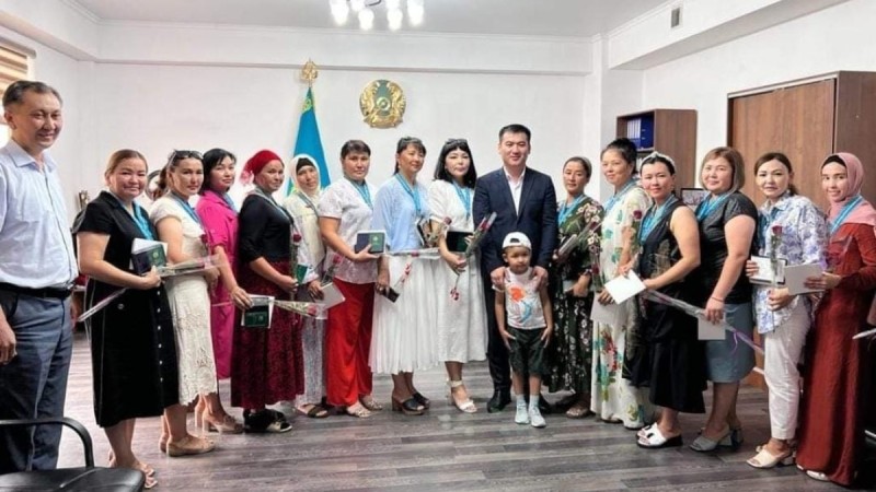 Алтын құрсақты аналарға “АЛТЫН АЛҚА” және “КҮМІС АЛҚА” табысталды