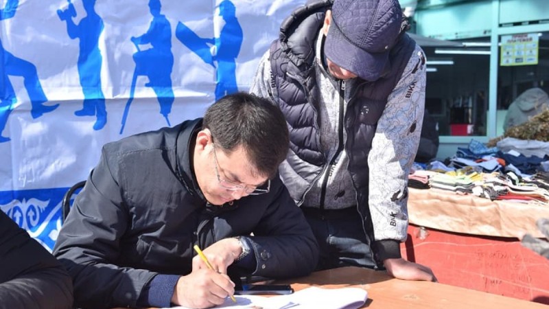 "Самал" базарында жұмыспен қамту бағдарламалары бойынша ақпараттар берілдім