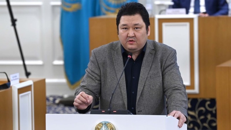 Президент пен Құрылтай арасындағы кадрлық өкілеттіктерді бөлу тепе-теңдікті сақтайды – саясаттанушы жаңа Конституция туралы пікір білдірді